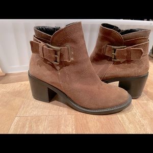 Steve Madden brown booties